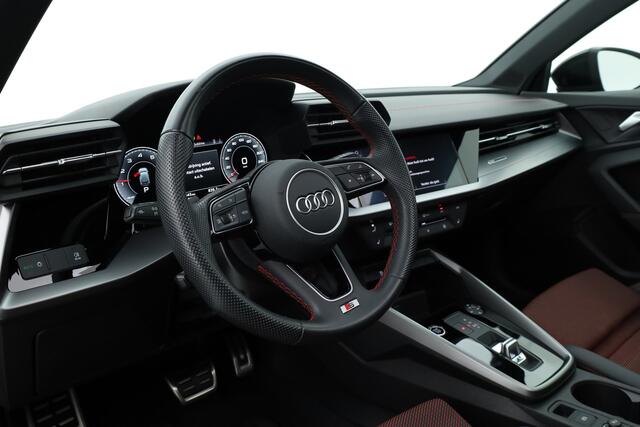 Audi A3 SPORTBACK 35 TFSI | Pano | Afn. Trekhaak | Sportstoelen | Apple CarPlay | Stoelverw. | Camera | 17"