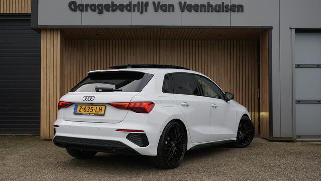 Audi A3 SPORTBACK 45 TFSI e 245pk 3x S-Line & Competition *Black Optik* Pano.Dak 19inch B&O Ambiance verlichting Virtual *Zeer Nette A3* 46010km!
