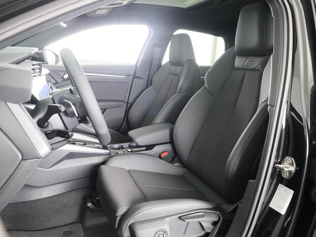 Audi A3 SPORTBACK 45 TFSI e S edition Competition 272pk | Panoramadak | Sonos Premium Audio | 19 inch Lichtmetalen velgen | Parkeercamera