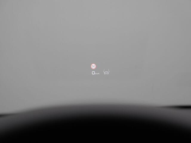 Audi A3 SPORTBACK 45 TFSI e 272 pk S-tronic S-Line | Head-up display | Matrix LED | Sonos | Elektr. verstelbare stoel | Achteruitrijcamera