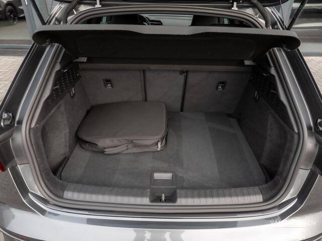 Audi A3 SPORTBACK 40 TFSI e S-Line Pano Camera Matrix S3