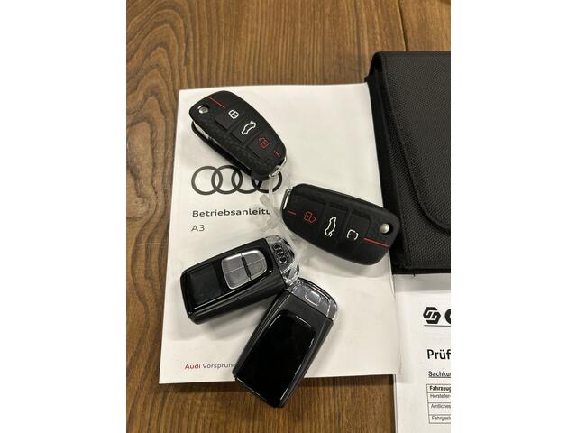 Audi A3 SPORTBACK 1.5 TFSI CoD Sport 3X S-Line Edition | Automaat | Panoramadak | Digital dashboard | Adaptieve cruise control | Automatisch inparkeren | Elek. verstelbare stoelen | Apple carplay | Adaptief onderstel | Achteruitrijcamera | Voorverwarming | Lederen/Alcantar