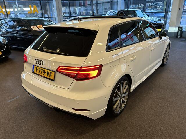 Audi A3 SPORTBACK 1.5 TFSI CoD Sport 3X S-Line Edition | Automaat | Panoramadak | Digital dashboard | Adaptieve cruise control | Automatisch inparkeren | Elek. verstelbare stoelen | Apple carplay | Adaptief onderstel | Achteruitrijcamera | Voorverwarming | Lederen/Alcantar