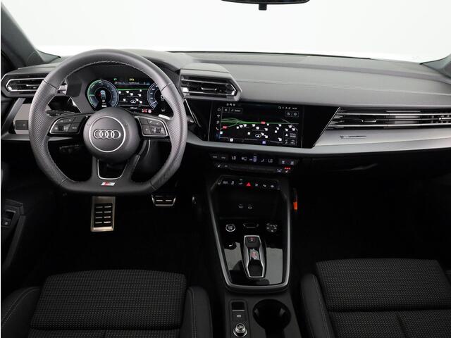 Audi A3 SPORTBACK 40 TFSI e S edition 204pk | Verlengde garantie | Parkeercamera | Adaptieve cruise controle | Optiek pakket zwart Plus | Extra getint glas