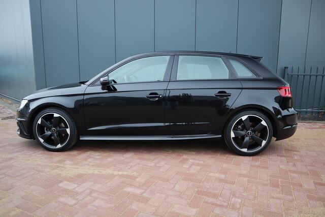 Audi A3 SPORTBACK 1.2 TFSI Adrenalin Sport Automaat S-Line Sportstoelen Xenon Navigatie Cruise control Etc.