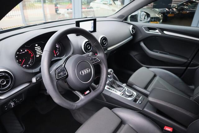 Audi A3 SPORTBACK 1.2 TFSI Adrenalin Sport Automaat S-Line Sportstoelen Xenon Navigatie Cruise control Etc.