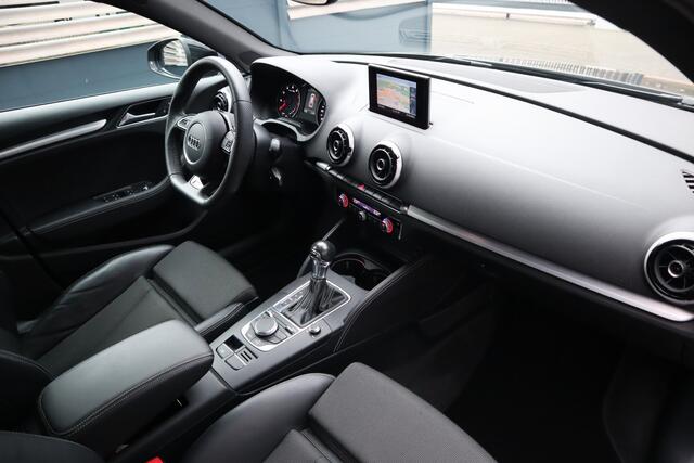 Audi A3 SPORTBACK 1.2 TFSI Adrenalin Sport Automaat S-Line Sportstoelen Xenon Navigatie Cruise control Etc.