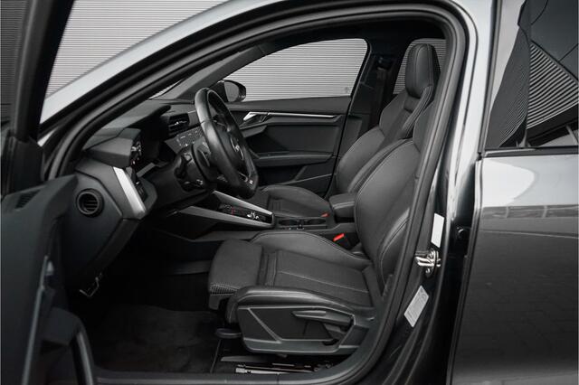 Audi A3 SPORTBACK 30 TFSI S Edition Pano ACC Zwart Optiek Trekhaak