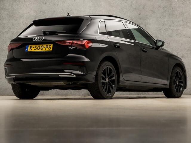 Audi A3 SPORTBACK 30 TFSI Sport Automaat (SCHUIFDAK, BLACK EDITION, APPLE CARPLAY, GROOT NAVI, ADAPTIVE CRUISE, SFEERVERLICHTING, GETINT GLAS, SPORTSTOELEN, DAKRAILS, LED KOPLAMPEN, NIEUWSTAAT)