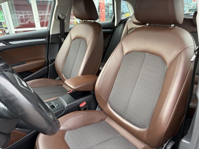 Audi A3 SPORTBACK 1.4 TFSI Ambiente Pro Line plus Automaat..!! Half leer, Climate contr, Navigatie, etc..