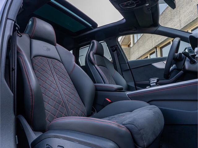 Audi A4 Avant 40 TFSI S edition Competition PANO RS SCHAALSTOEL BLACK OPTIC 19 INCH CAMERA TREKHAAK BOMVOL!!