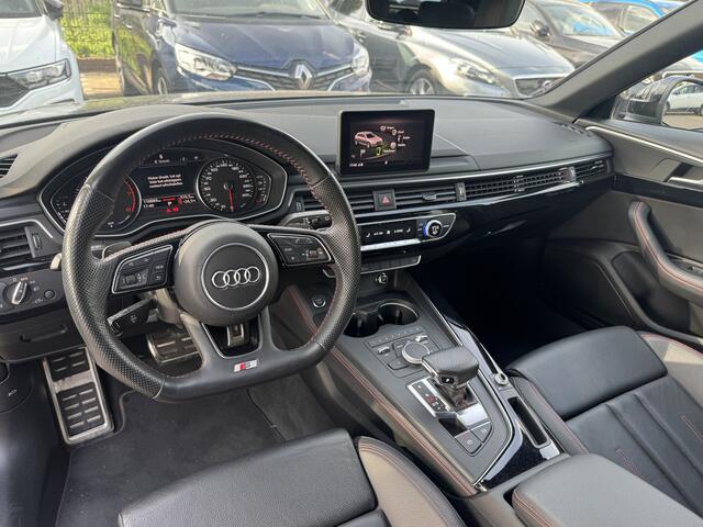 Audi A4 Avant 40 TFSI Sport S line black edition / Leder / Navigatie / Parkeerhulp V+A / 18'' / LED Koplampen / Getint glas / Cruise Control