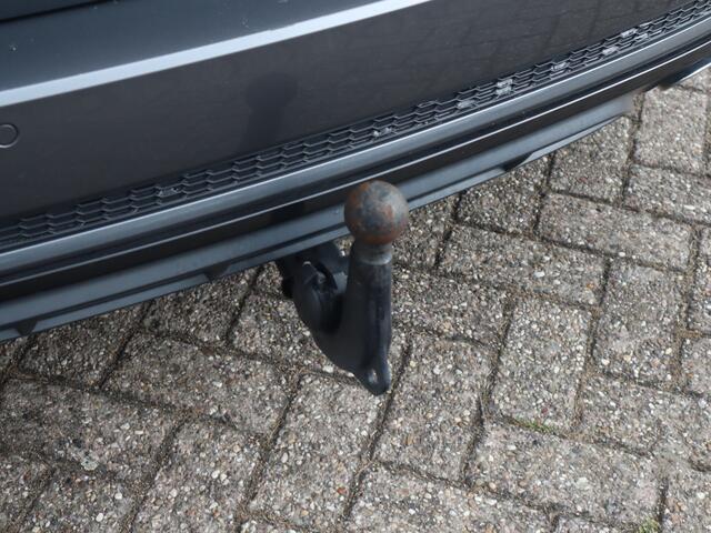 Audi A4 Avant 40 TFSI Sport S line edition S-Line / Trekhaak / Matrix LED