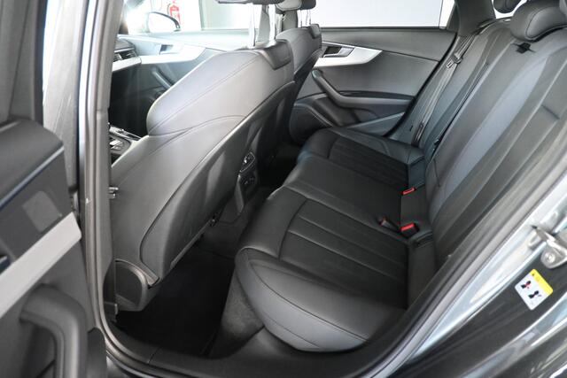 Audi A4 Avant 40 TFSI S edition Competition Panoramadak Navigatie Adaptieve cruise LED Black optic Inruil mogelijk