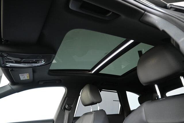 Audi A4 Avant 40 TFSI S edition Competition Panoramadak Navigatie Adaptieve cruise LED Black optic Inruil mogelijk