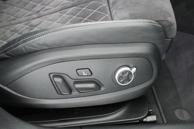 Audi A4 Avant 35 TFSI 150pk 2x S-Line Trekhaak Massage Sportstoelen Panoramadak Navigatie