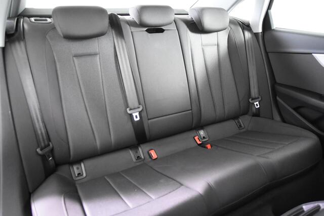 Audi A4 Limousine 35 TFSI S-Tronic *1ste Eigenaar*Navigatie*Trekhaak*PDC*