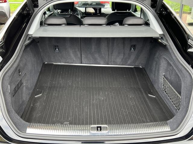 Audi A5 Sportback 45 TFSI 245 pk Quattro MHEV Sport Automaat Trekhaak Led Matrix Standkachel Stoelverwarming Sportstoelen Navi on Demand Carplay