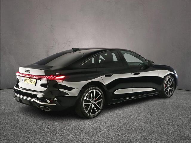 Audi A5 Limousine 2.0 TFSI S Edition | Adapt. Cruise | Optiek Pack | 19 inch | Camera | MMi + | Audi Sound | Parkeerassist Plus | S Line