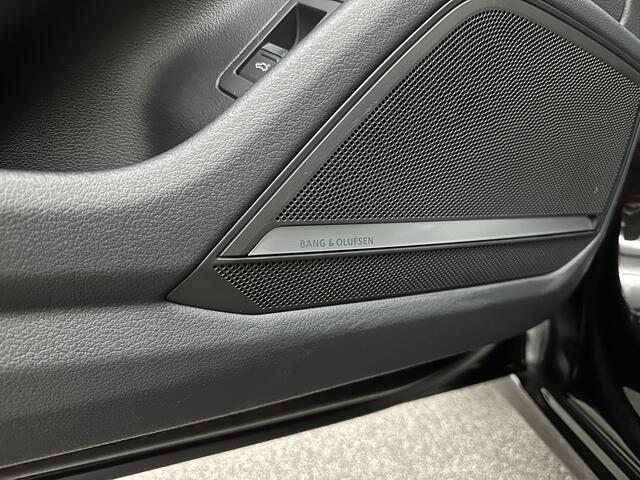 Audi A6 Avant 55 TFSI V6 340PK S-Line | Luchtvering | ACC | B&O | Panorama | 360 Camera | Matrix-LED | Trekhaak | RS-Leder | Standkachel | 4-Zone Clima | 21'' | Stoelverwarming V+A | Carplay | Lane & Side Assist | Virtual-Cockpit | Draadloos Laden |