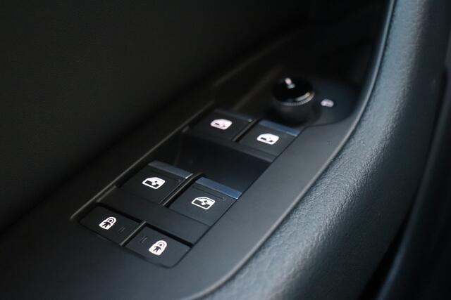 Audi A6 Avant 55 TFSI e quattro S Competition | LEDER | CRUISE | LMV | STOELVERW. | NAVI | TREKHAAK |