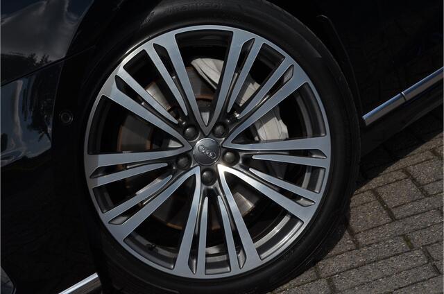 Audi A8 55 TFSI quattro Pro Line Plus ¤165k NP | Panorama schuifdak | Schermen achter | Softclose | Pano | B&O | Alcantara hemel | 4x Stoelventilatie + verwarming + massage | 360 camera