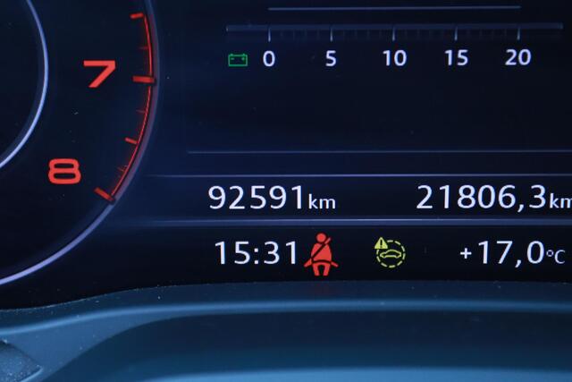 Audi Q2 30 TFSI Business Edition Stoelverwarming/Trekhaak/Navi