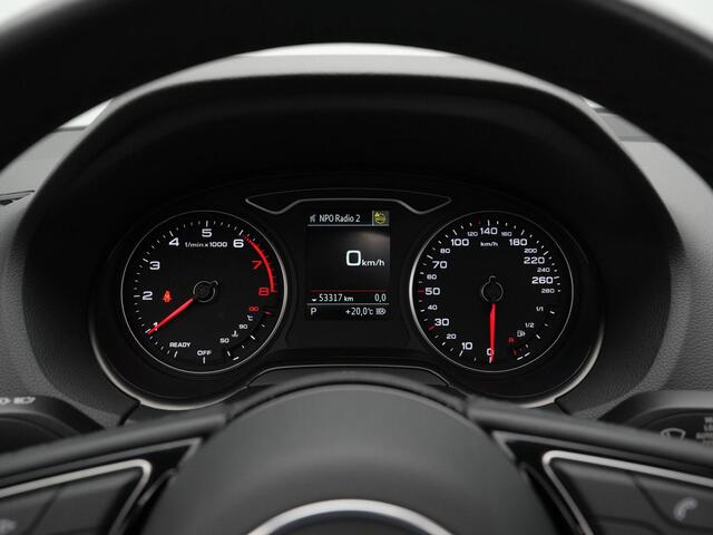 Audi Q2 35 TFSI 150 pk S-tronic Advanced edition / S-Line | Panoramadak | Matrix LED | Achteruitrijcamera | Stoelverwarming