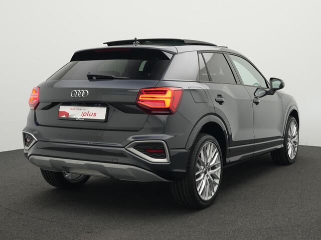 Audi Q2 35 TFSI 150 pk S-tronic Advanced edition | Panoramadak | Trekhaak | Aadaptieve onderstelregeling (DCC) | Sportstoelen | Side Assist | Remklauwen rood | 19 inch