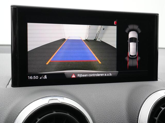 Audi Q2 35 TFSI 150 pk S-tronic S Edition | Panoramadak | Achteruitrijcamera | Stoelverwarming | Carplay | Matrix LED koplampen | 18 inch