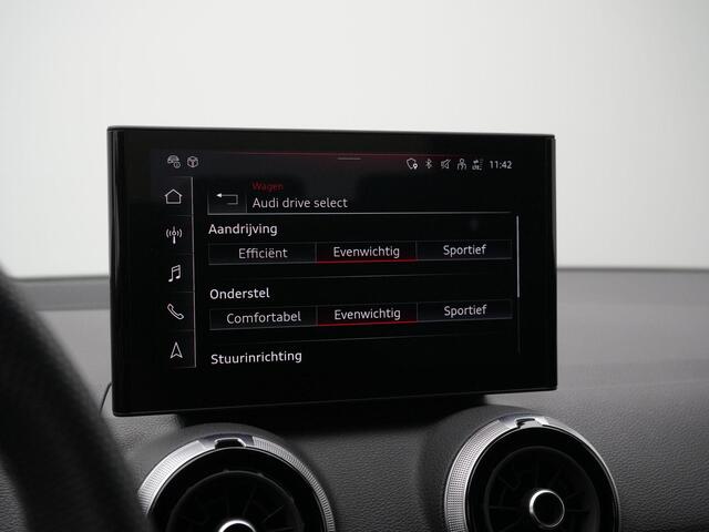 Audi Q2 35 TFSI 150 pk S-tronic Advanced edition / S-Line | Panoramadak | Trekhaak | Demperregeling | Matrix LED | Stoelverwarming