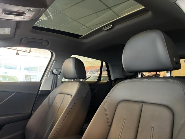 Audi Q2 35 TFSI / Panoramadak / Virtual / vol LEER / Dab+ / Apple Carplay / Parkassist / full LED / Camera / MMI Touch / Navi - Elek achterklep -