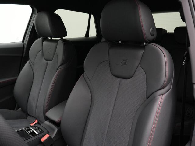 Audi Q2 35 TFSI 150 pk S-tronic S-Line | Trekhaak | Standkachel | Matrix LED | Leder/alcantara | Achteruitrijcamera | Navigatie | Stoelverwarming