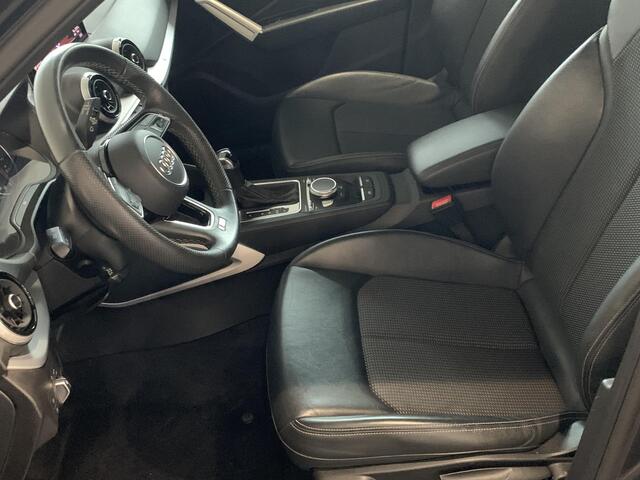 Audi Q2 35 TFSI S Edition AUTOMAAT | TREKHAAK | NAVIGATIE | PARKEERSENSOREN ACHTER