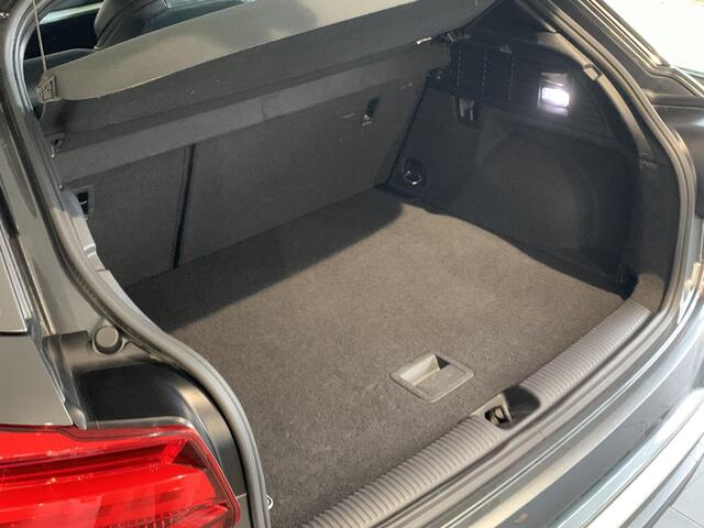 Audi Q2 35 TFSI S Edition AUTOMAAT | TREKHAAK | NAVIGATIE | PARKEERSENSOREN ACHTER