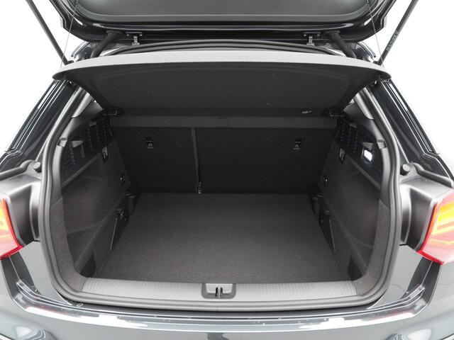 Audi Q2 35 TFSI 150pk S-Tronic S Line Edition Panoramadak Navigatie Climatronic Parkeersensoren