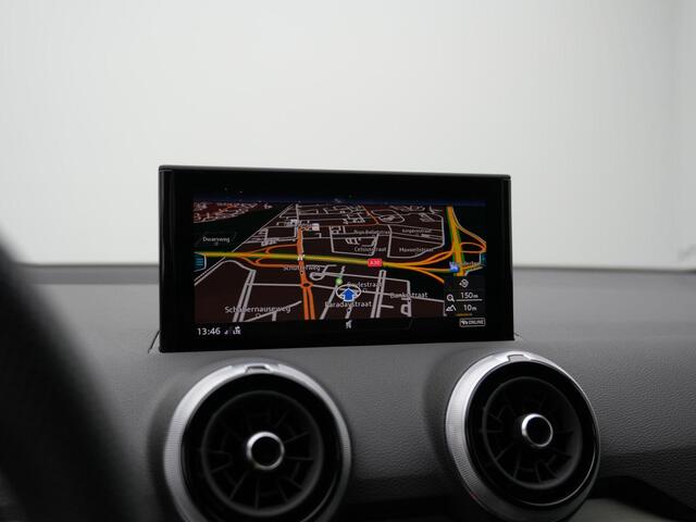 Audi Q2 35 TFSI 150 pk S-tronic S Edition / S-Line | Trekhaak | Matrix LED | Achteruitrijcamera | Navigatie | Stoelverwarming | Adaptive Cruise