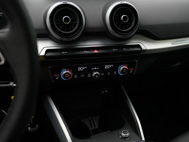 Audi Q2 35 TFSI 150 pk S-tronic S Edition / S-Line | Trekhaak | Matrix LED | Achteruitrijcamera | Navigatie | Stoelverwarming | Adaptive Cruise