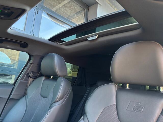 Audi Q2 35 TFSI S-line Matrix Pano Camera