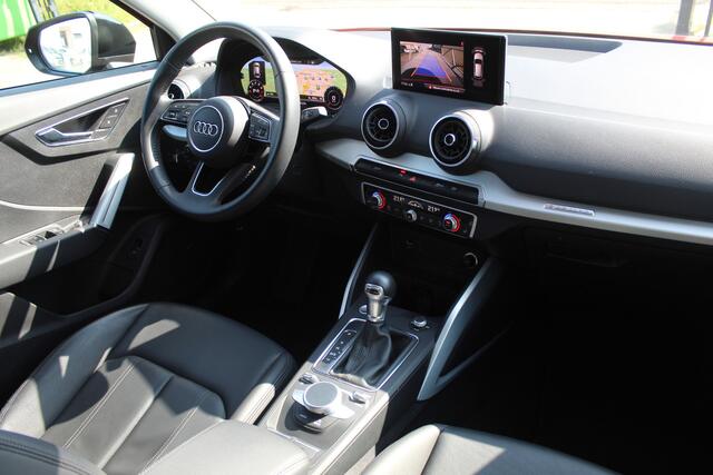 Audi Q2 40 TFSI quattro epic AUTOMAAT/Navigatie/Virtual cockpit/Climate control/Adaptive cruise control/Achteruitrijcamera/Parkeersensoren rondom/Stoelverwarming/Elektrische achterklep/\Keyless/DAB/Lederen bekleding/17'' Lichtmetalen velgen.