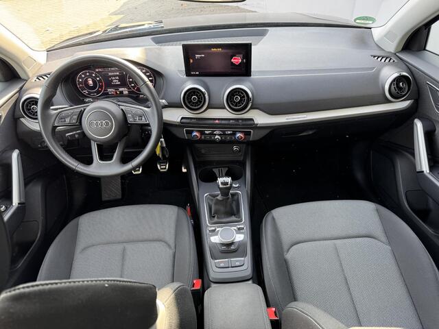 Audi Q2 30 TFSI Advanced edition / Schuif- kanteldak / MMI Navigatie plus / Cruise control / 19 inch lichtmetalen velgen/ Climate control / Parkeersensoren achter