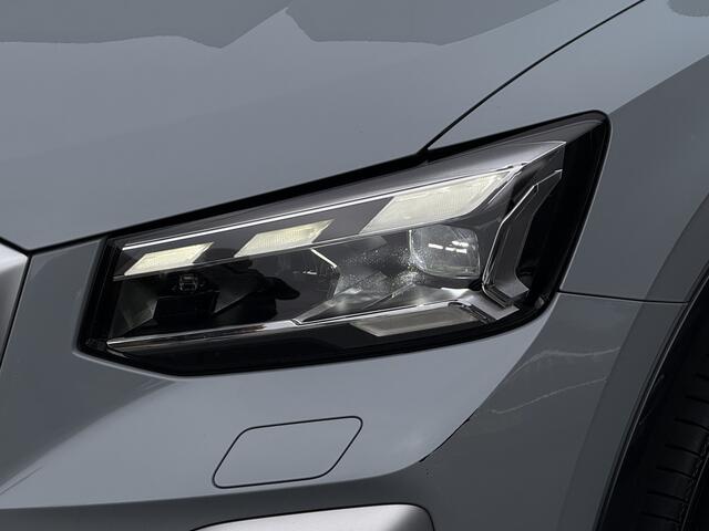 Audi Q2 35 TFSI Business Edition Camera / Clima / Stoelverwarming / Carplay
