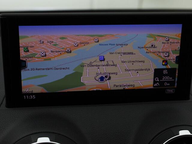Audi Q2 35 TFSI/150PK Pro Line · Navigatie · Parkeersensoren · LED