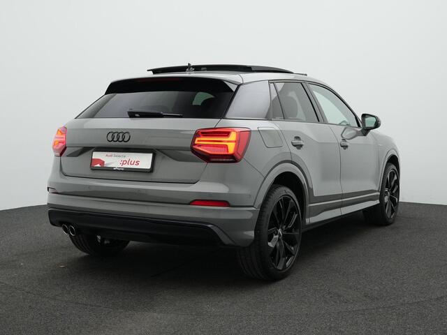 Audi Q2 35 TFSI 150 pk S-tronic S-Line | Panoramadak | Leder/alcantara | Achteruitrijcamera | Navigatie | Stoelverwarming | Adaptive Cruise