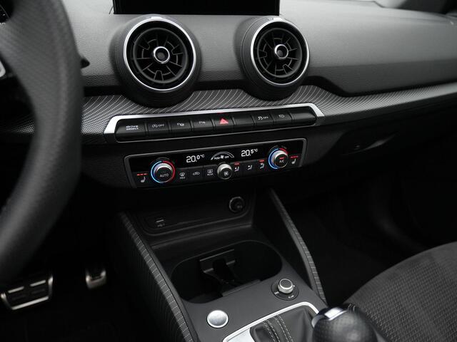 Audi Q2 35 TFSI 150 pk S-tronic S-Line | Panoramadak | Leder/alcantara | Achteruitrijcamera | Navigatie | Stoelverwarming | Adaptive Cruise