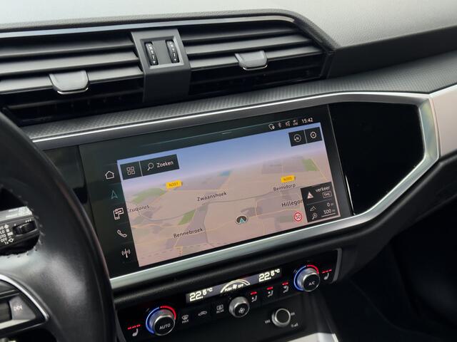 Audi Q3 35 TFSI AUT7 2X S-LINE. PANODAK LEDER NAVI CAMERA DIGI-DASH CARPLAY LED LMV PDC