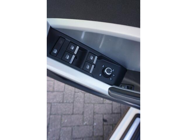 Audi Q3 Sportback 45 TFSI e S-Tronic S-Line Edition 360° camera | Blis | Adapt cruise. * All in prijs *