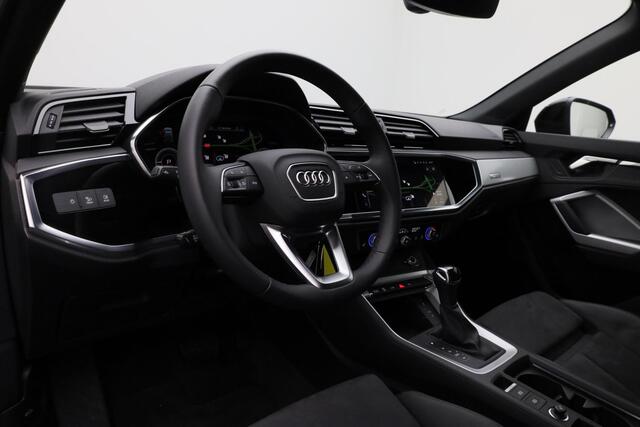 Audi Q3 35 TFSI 150 pk S-tronic Advanced edition / S-Line | Panoramadak | Trekhaak | Achteruitrijcamera | Leder/alcantara | Stoelverwarming