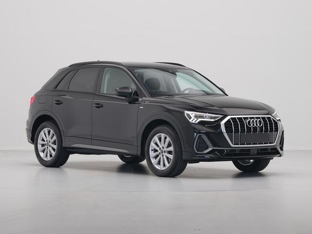 Audi Q3 45 TFSI e 245 pk S line edition Panoramadak Navi Parking plus Camera