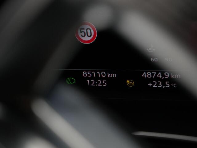 Audi Q3 Sportback 45 TFSI e 245 pk S-tronic S Edition / S-Line | Panoramadak | Elektr. verstelbare voorstoelen | Achteruitrijcamera | Navigatie | Stoelverwarming